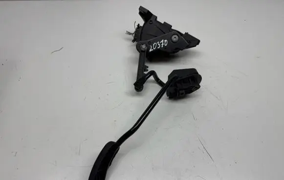 Renault Clio II Accelerator throttle pedal 6PV00811924 8200089851
