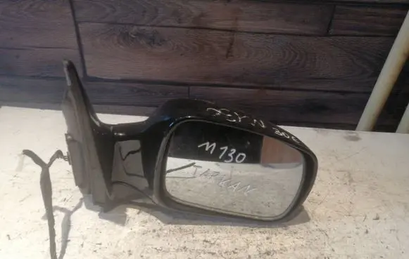 Hyundai Terracan Front door electric wing mirror