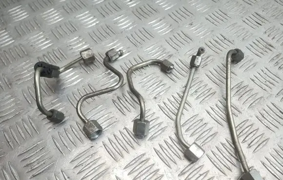 Opel Astra J Fuel injector supply line/pipe 