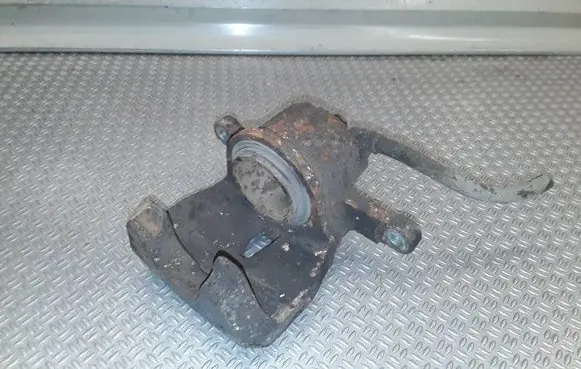 Toyota Yaris Front brake caliper 