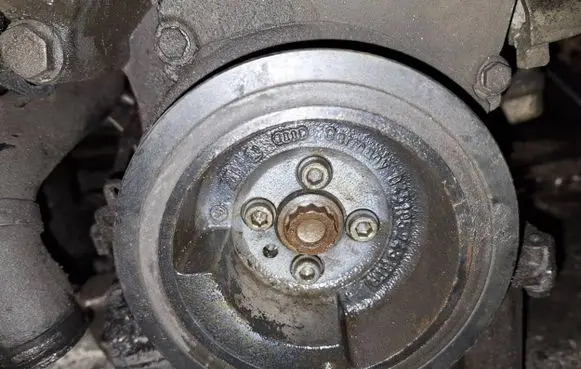 Audi A2 Crankshaft pulley 0451052485
