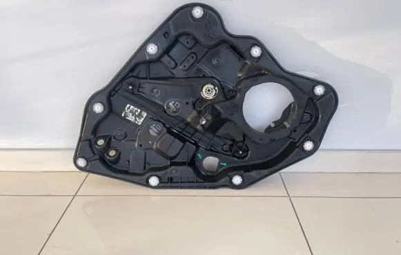 Fiat 500X Rear window lifting mechanism without motor 71777164