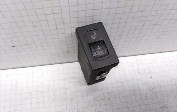Volkswagen PASSAT B5.5 Seat heating switch 3B0963563C