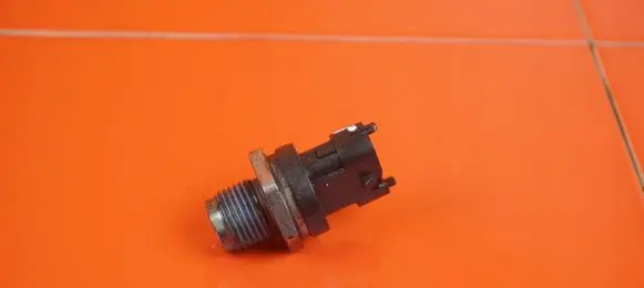 Ford Ranger Fuel pressure sensor 0281006018 20MB27