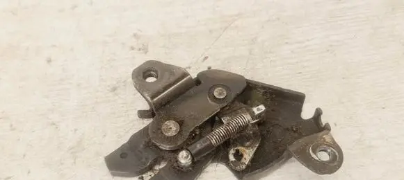 Mazda 5 Sliding door lock 