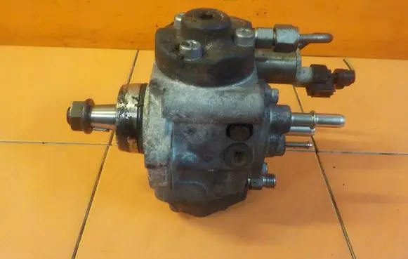 Opel Insignia A Fuel injection high pressure pump 55495425