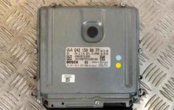 Mercedes-Benz E W211 Engine control unit/module A6421508877 1039S21474 0281014325