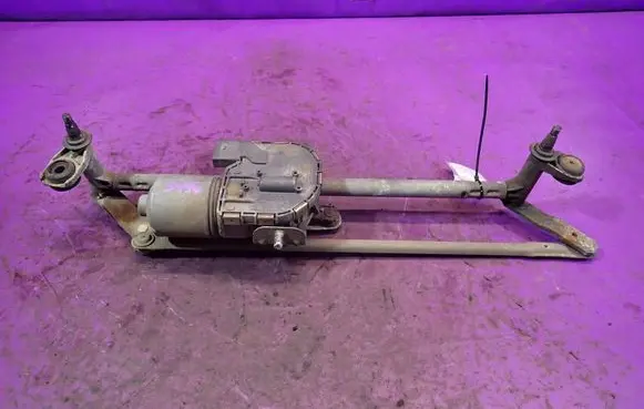 Skoda Octavia Mk2 (1Z) Front wiper linkage and motor 