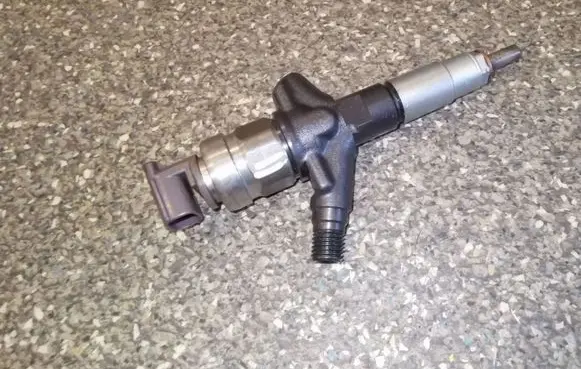 Subaru Outback Fuel injector 16613AA030