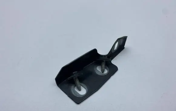 Mercedes-Benz C W203 Fender mounting bracket