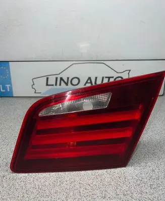 Tailgate rear/tail lights