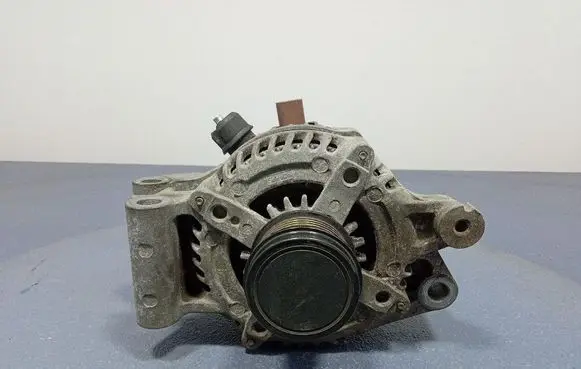 Ford Escape III Generator/alternator CJ5T-10300-BB