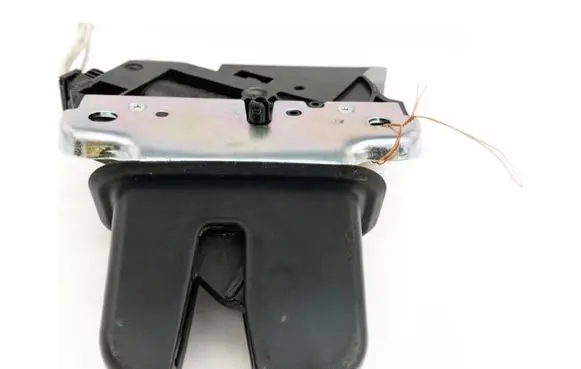 Volkswagen PASSAT B7 Tailgate exterior lock 4E5827505D