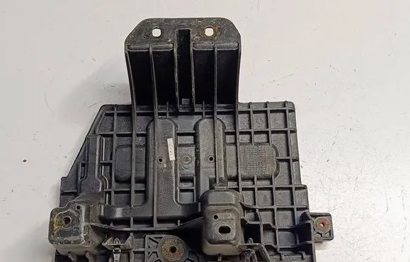 Battery bracket