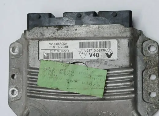 Renault Megane III Engine control unit/module 237100572R V29006690A