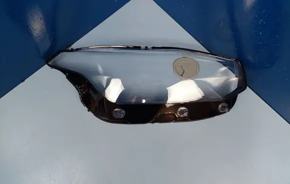 Volvo XC90 Headlight lense 