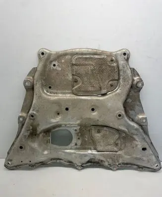BMW X7 G07 Engine splash shield/under tray 6876770 687677001 22194810