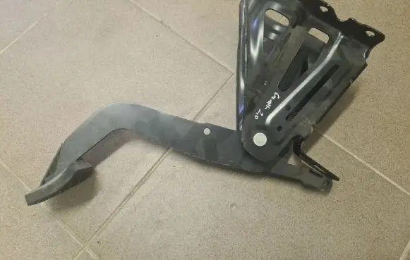 Volkswagen Crafter Brake pedal A2012920082