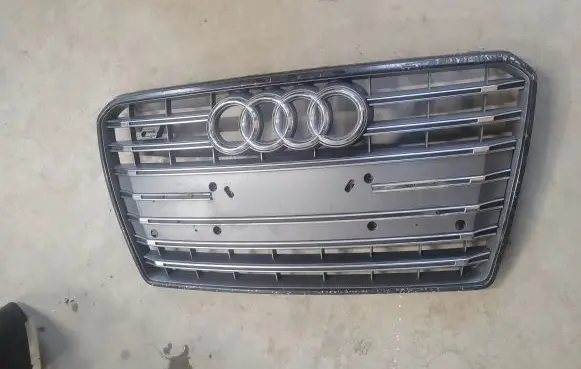 Audi A7 S7 4G Front bumper upper radiator grill 4G8853651A