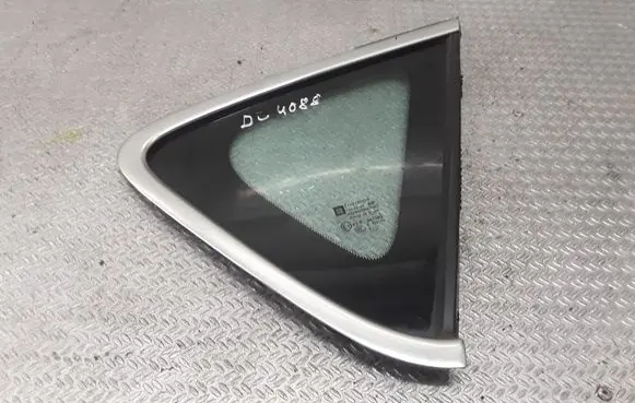Opel Astra J Rear side window