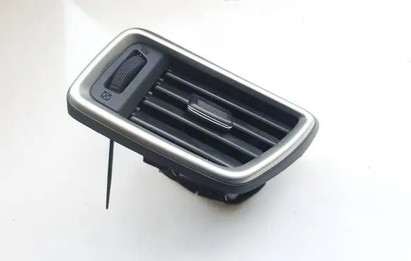 Nissan Qashqai Dashboard side air vent grill/cover trim 30490001