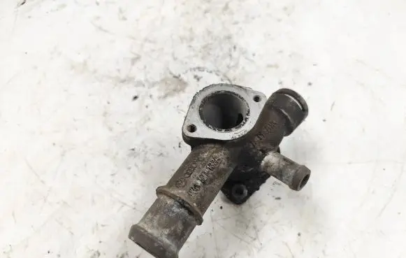 Audi A6 S6 C5 4B Engine coolant pipe/hose 038121133A