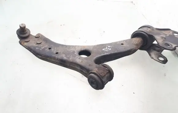 Ford Focus Front lower control arm/wishbone