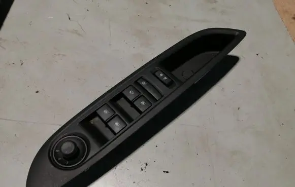 Buick Encore I Electric window control switch 25872074 13305373 95025518