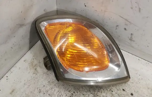 Hyundai Trajet Front indicator light