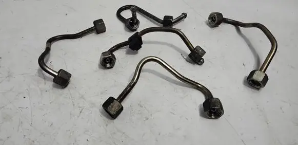 Citroen Xsara Fuel injector supply line/pipe 
