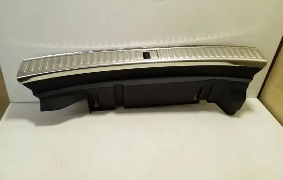 Trunk/boot sill cover protection