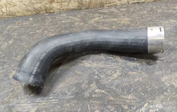 Dacia Sandero Intercooler hose/pipe 6670974
