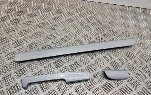 Volkswagen Golf VI Dashboard glove box trim 5k1858415b 5k1858417b