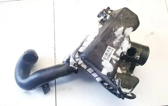 Toyota Auris 150 Air filter box 