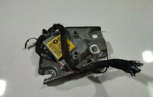 Chrysler PT Cruiser Airbag deployment crash/impact sensor P04671844AC