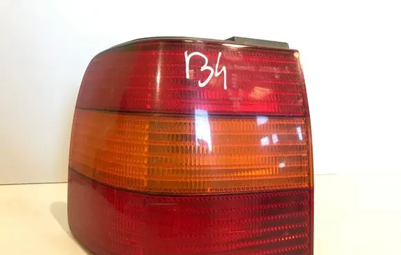 Volkswagen PASSAT B4 Rear/tail lights 3A5645111