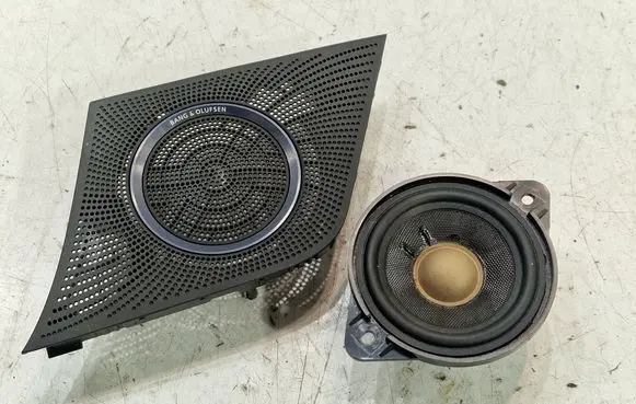 Audi Q5 SQ5 Panel speaker 8R0035428