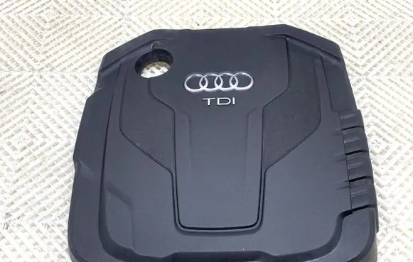 Audi A5 8T 8F Engine cover (trim) 