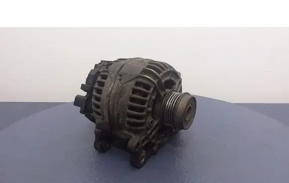 Audi A4 S4 B5 8D Generator/alternator 028903029B