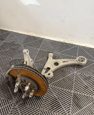 KIA Niro Rear wheel hub spindle/knuckle 
