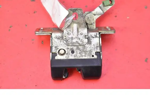 Opel Astra G Tailgate/trunk/boot lock/catch/latch 09130569