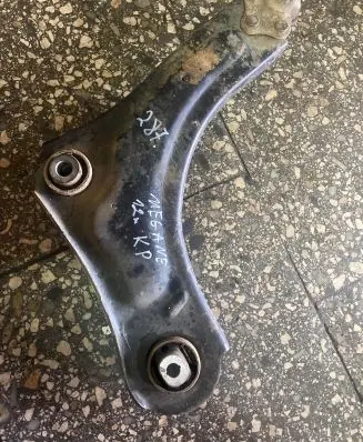 Renault Megane III Front lower control arm/wishbone