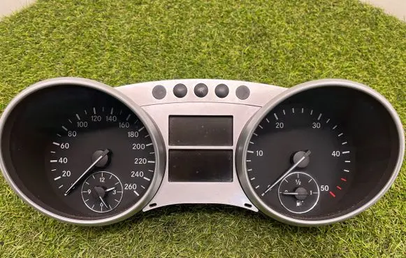 Mercedes-Benz ML W164 Speedometer (instrument cluster) A2515402311 A2514420421 A2515400648