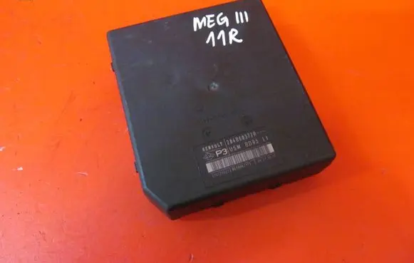 Renault Megane III Fuse module 284B68372R