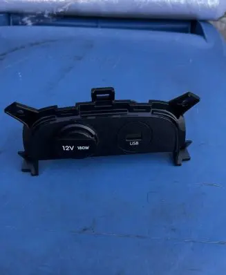 Hyundai Ioniq 5 USB socket connector 