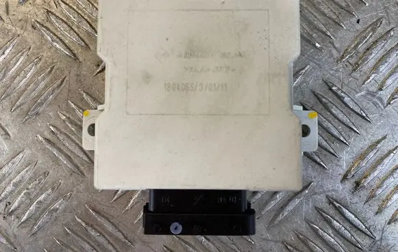 Toyota Corolla Verso E121 Window wiper relay 150696 180406S 80406S3