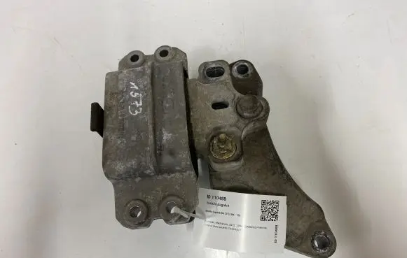 Skoda Superb B6 (3T) Engine mount bracket 1K0199117