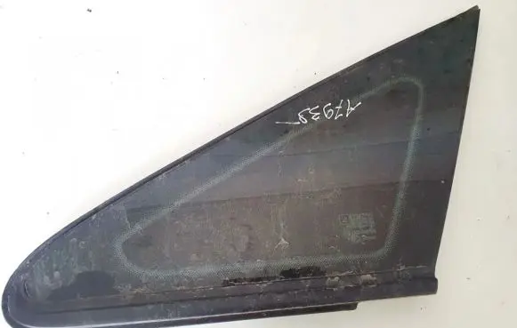 Opel Zafira B Front triangle window/glass 