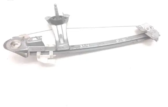 Rear door manual window regulator