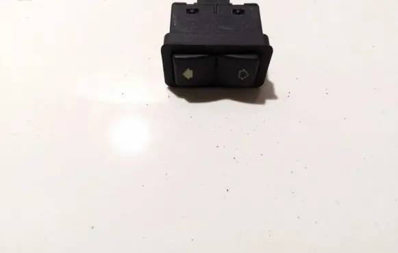 BMW 5 E39 Electric window control switch 8368974